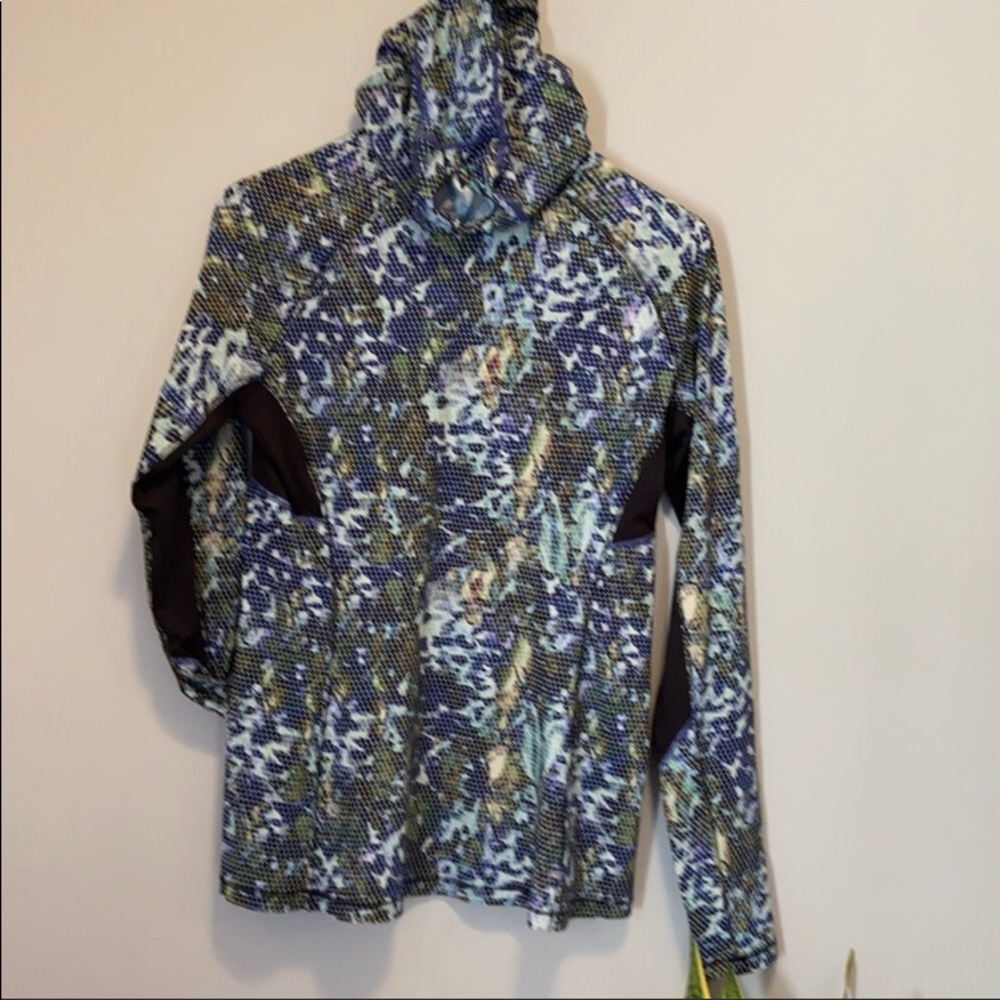 🦄Lululemon water bound Runbeam Hoodie Rash Guard Pullover RARE Size 12 - Picture 6 of 10